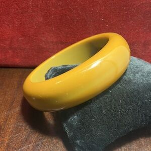 Vintage Toffee/Caramel Bakelite Bangle with Faint Green-tint Stripe